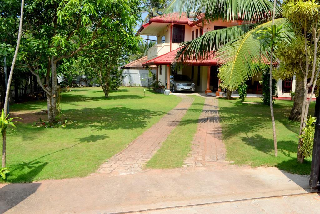 Sugandi Inn Kochchikade Exterior foto